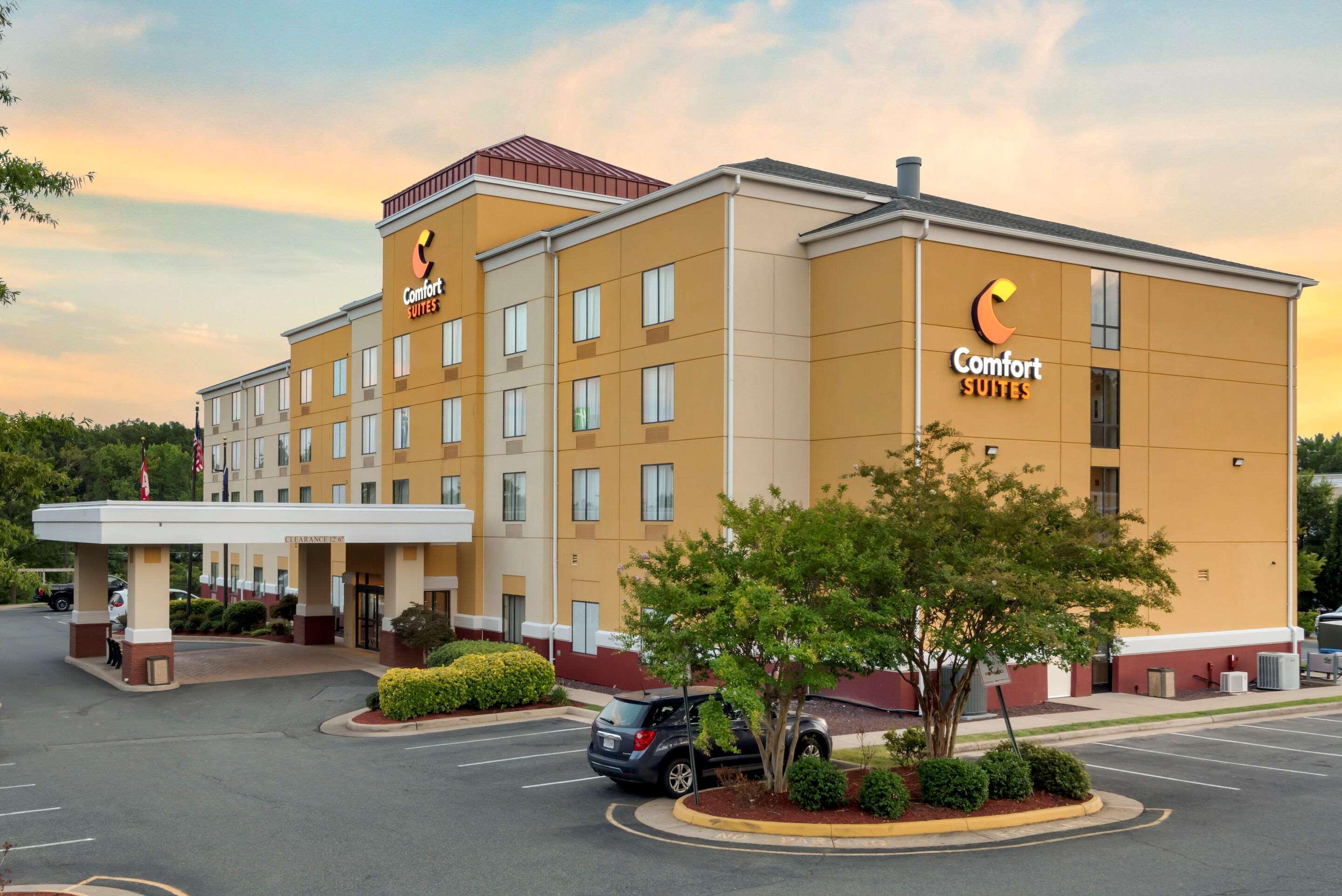 Comfort Suites Fredericksburg North Exterior photo